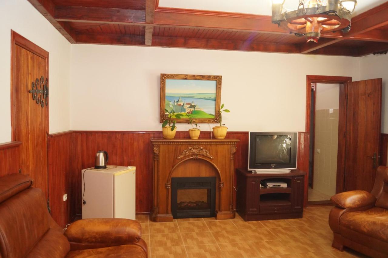 Hotel Норіс à Myhove Extérieur photo